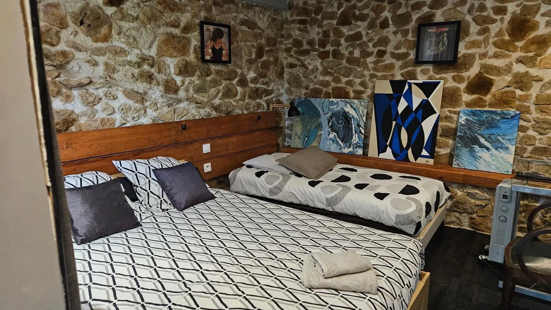 Bed and Breakfast Le Tempo Entrecasteaux 0*,  Francia