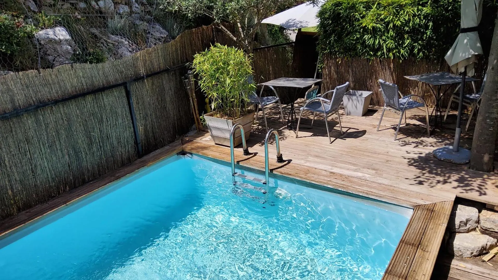 Bed and Breakfast Le Tempo Entrecasteaux 0*,  Francia